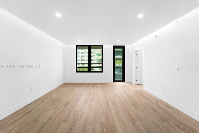 Building Photo - 10185 Collins Ave