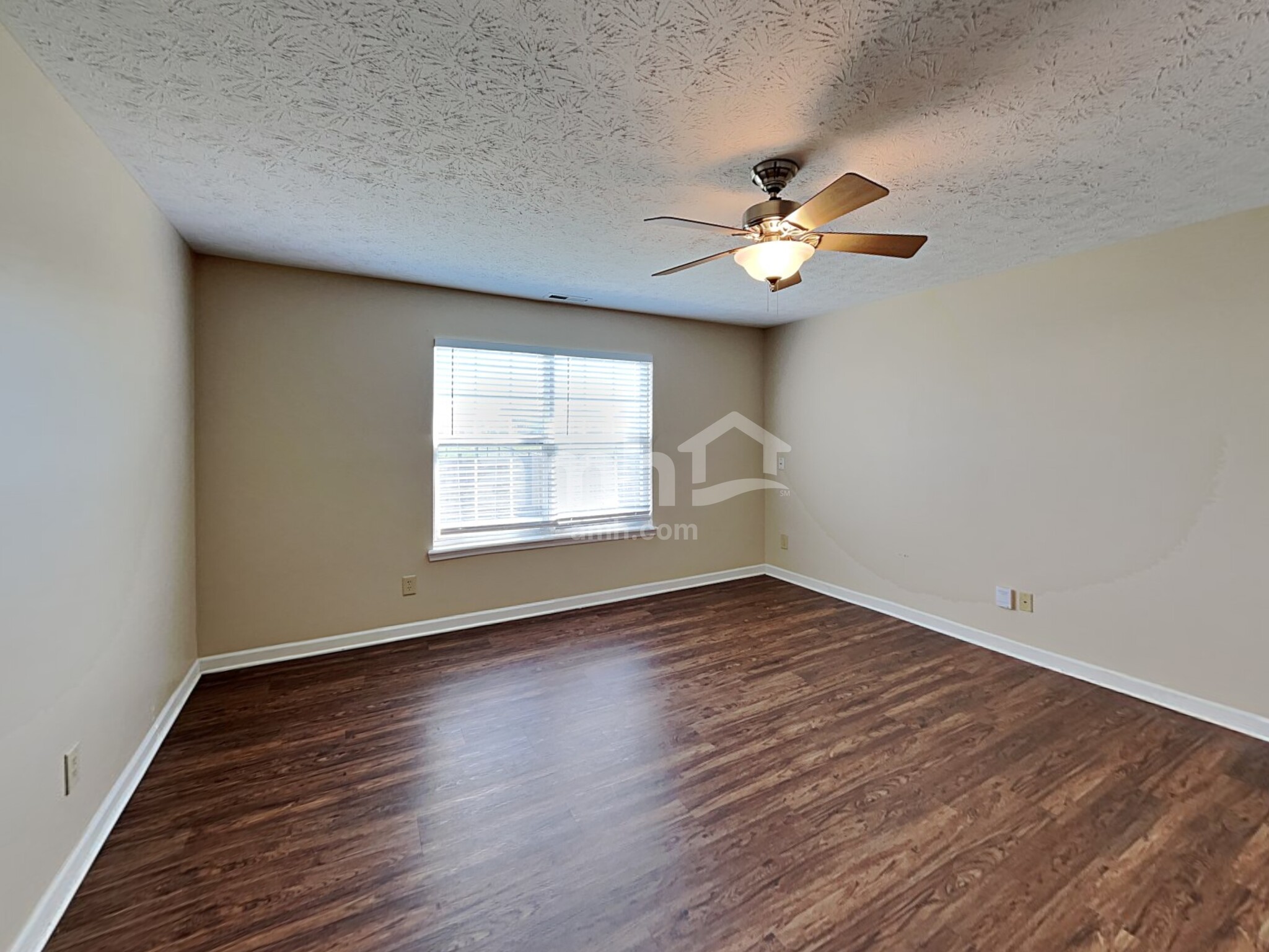 Building Photo - 981 Foxtail Dr