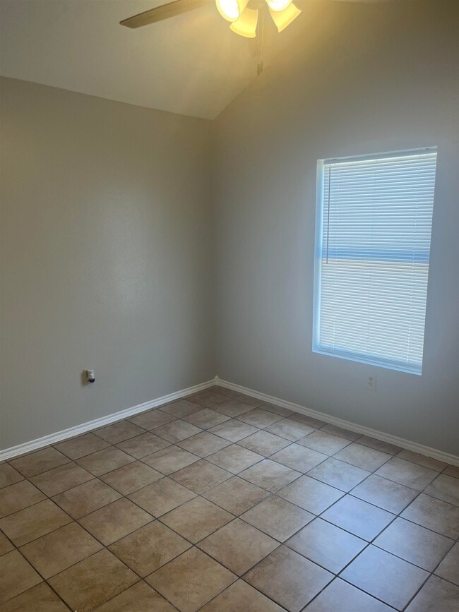 Building Photo - 405 Prescott Loop