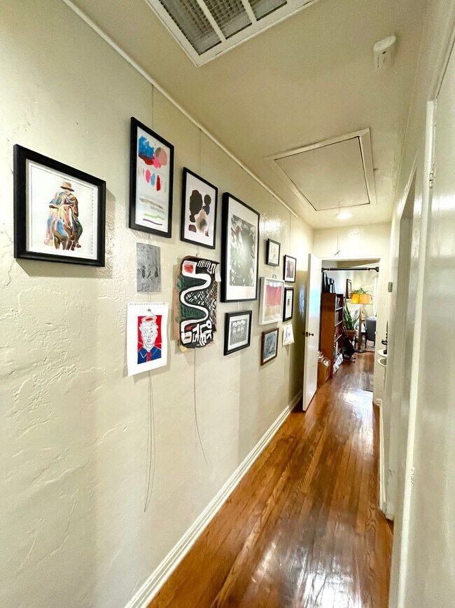 Building Photo - 209-211 Tennant