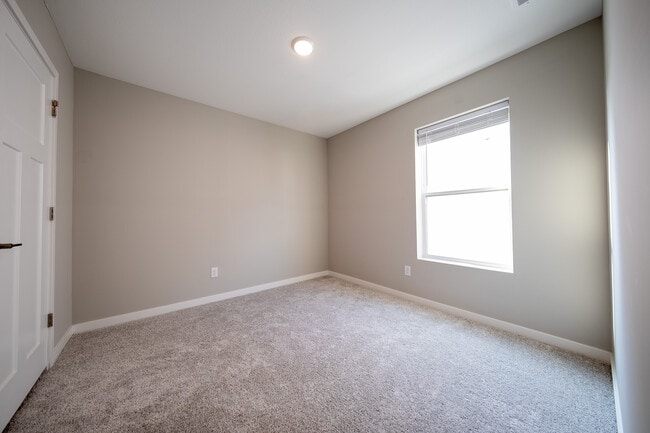 Building Photo - 15083 Athgoe Dr