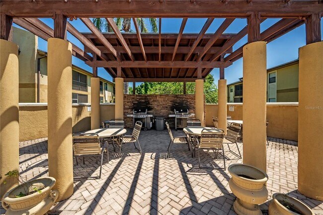 Building Photo - 12261 Sailwinds Dr