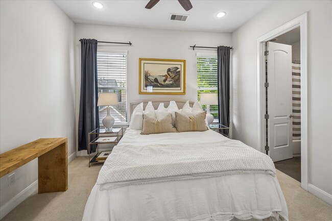 Building Photo - 1033 Ashland St