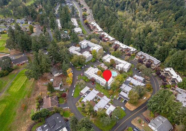 Building Photo - Oakbrook Country Club Condominium (2bedroom)! Apply Today