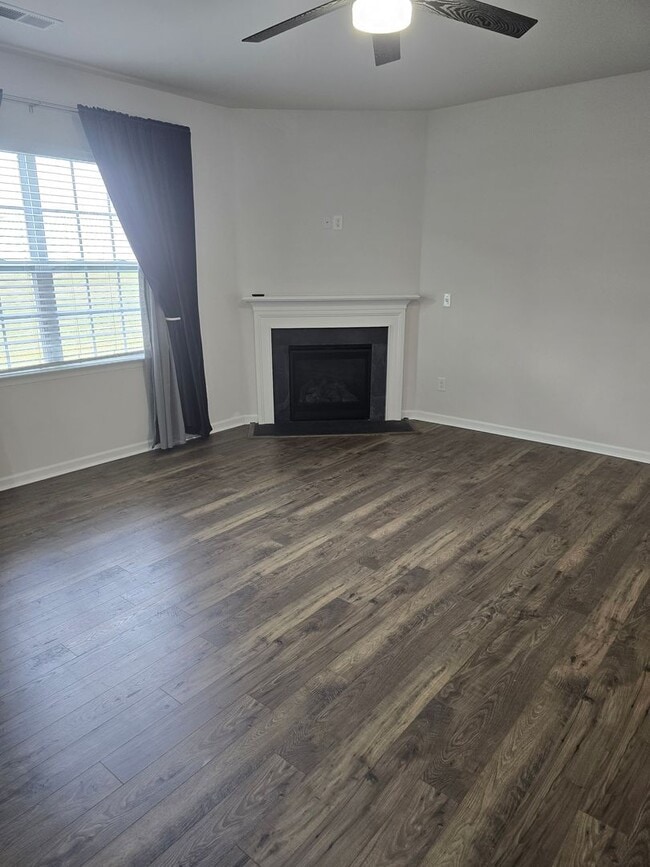 Building Photo - Corner Lot Rental Home with 4BR/2.5BA, Ful...