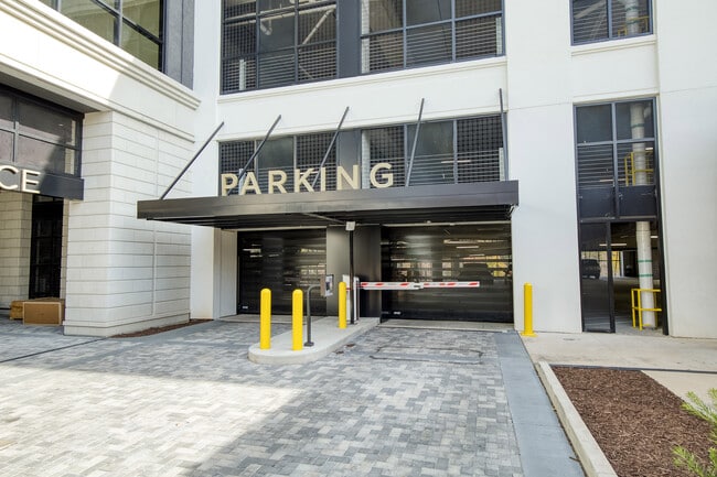 Building Photo - 2425 Peachtree Rd