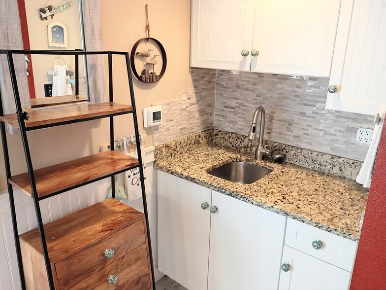 Building Photo - 2701 S Ocean Blvd