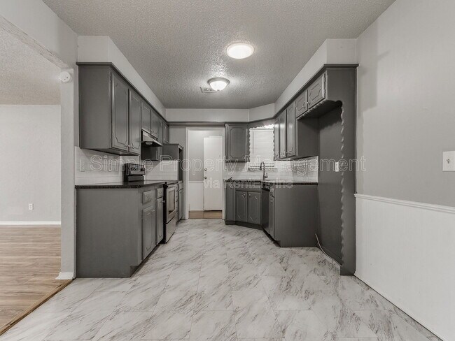 Building Photo - 7505 NW 29th St