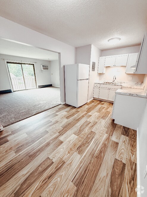 Building Photo - 211 W Pipestone Ave