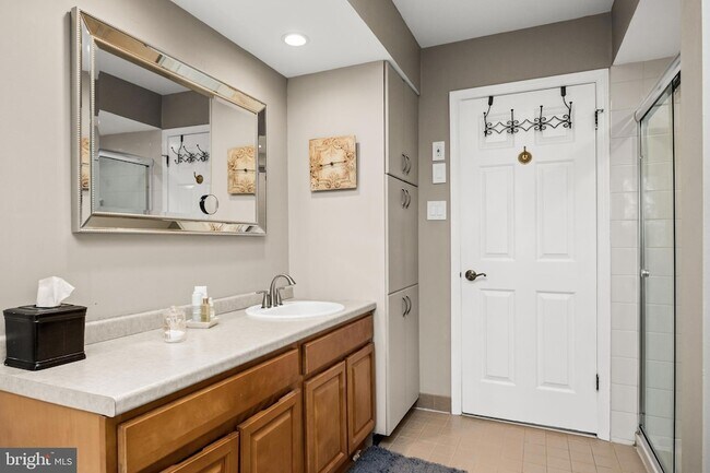 Building Photo - 1410 Chanticleer