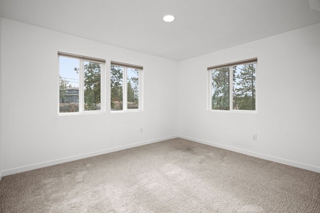 Building Photo - BEAUTIFUL Spacious Modern Grandview Single Level Home!