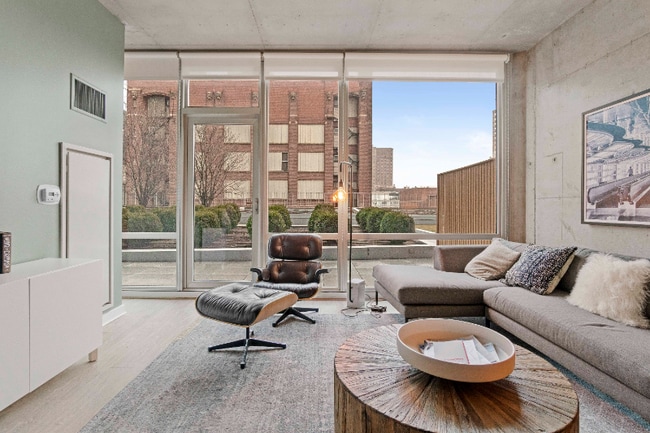 Building Photo - 1389 S State St