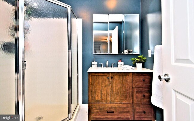 Building Photo - 800 Beacon Ct