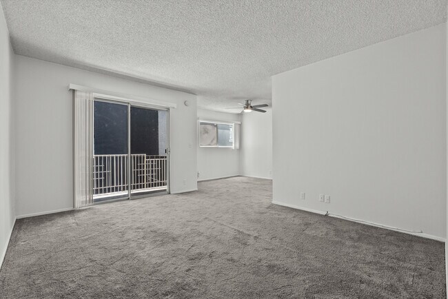 Building Photo - 15286 Sutton St