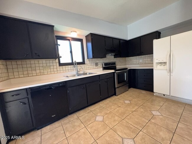 Building Photo - 4702 Pso Del Rico