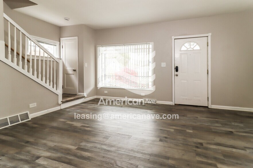 Building Photo - 617 Toronto Ave