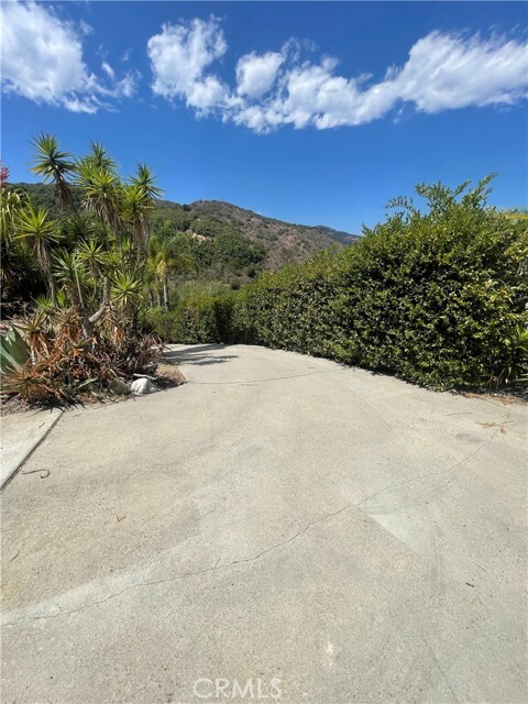 Building Photo - 1361 De Luz Rd