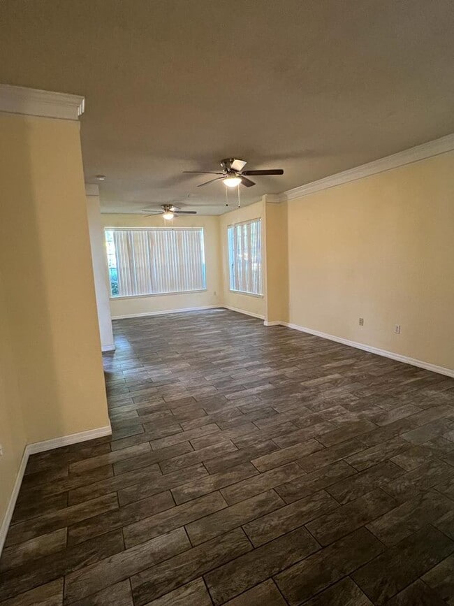 Building Photo - 13025 Mulberry Park Dr