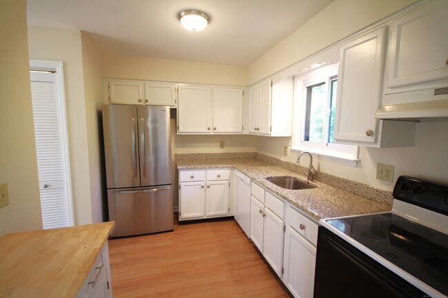 Building Photo - 59 Homestead Ln