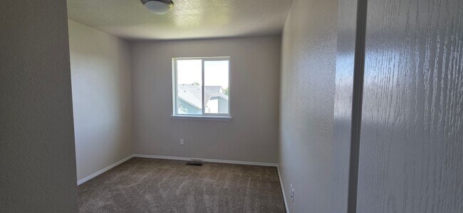 Building Photo - Stunningly Upgraded 4-Bedroom Home in Prime Kuna Location