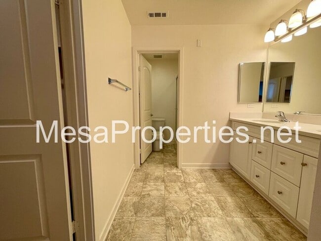 Building Photo - 8870 Camphor Ave