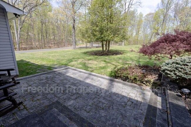 Building Photo - 6197 Edwards Dr