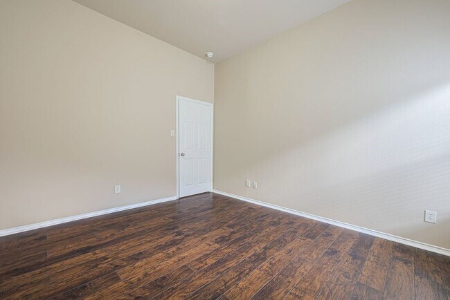 Building Photo - 2206 Grand Shore Ct