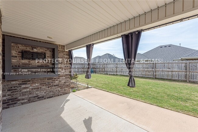 Building Photo - 4375 W Topeka Ave