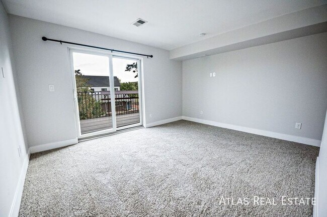 Building Photo - 1535 W 34th Ave