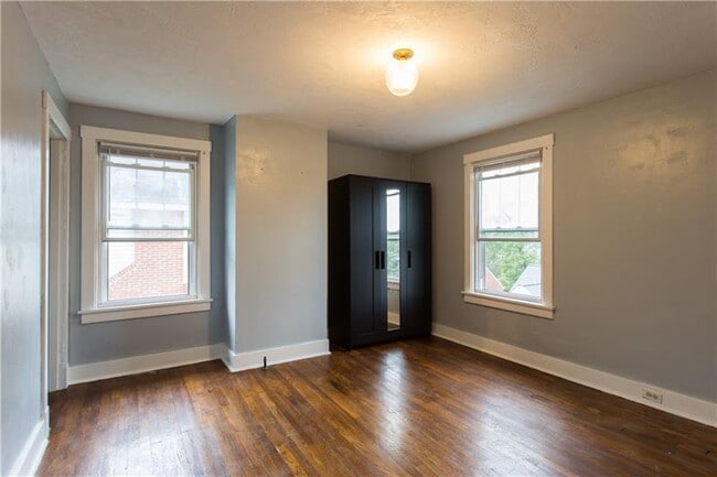 Building Photo - 2711 Strachan Ave