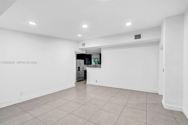 Building Photo - 1580 NE 139th St