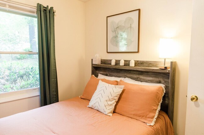 Building Photo - FULLY FURNISHED - Charming 3BR House in Arden