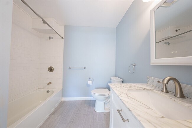 Building Photo - 1 Richdale Ave