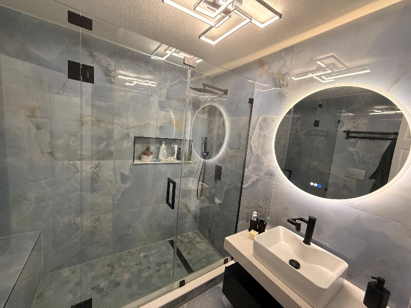 Building Photo - 4381 Shore Acres Blvd NE