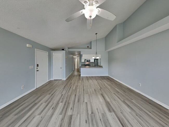 Building Photo - 2020 Royal Bay Blvd