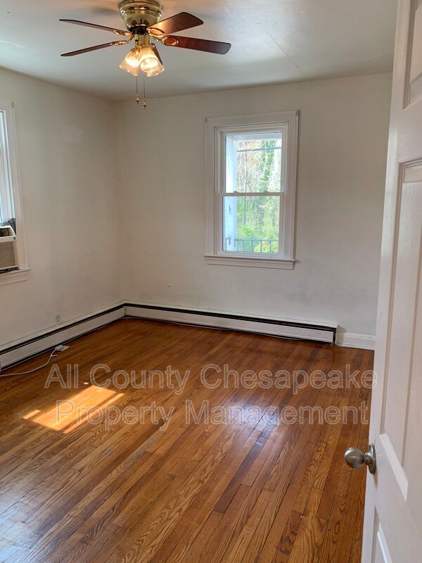 Building Photo - 5825 Westwood Ave