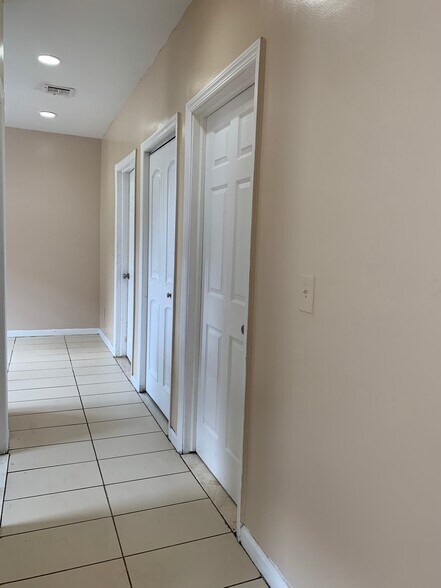 Building Photo - 69 Schley St