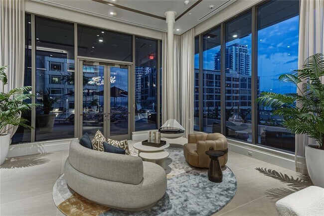 Building Photo - 275 1st Ave S