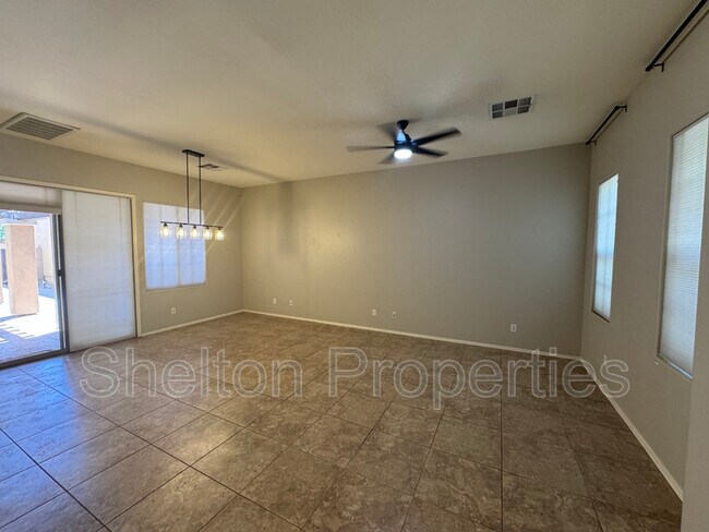 Building Photo - 21163 W Sunrise Ln