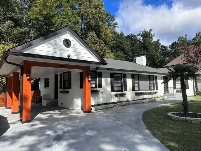 Primary Photo - 302 Old Ivy Rd NE