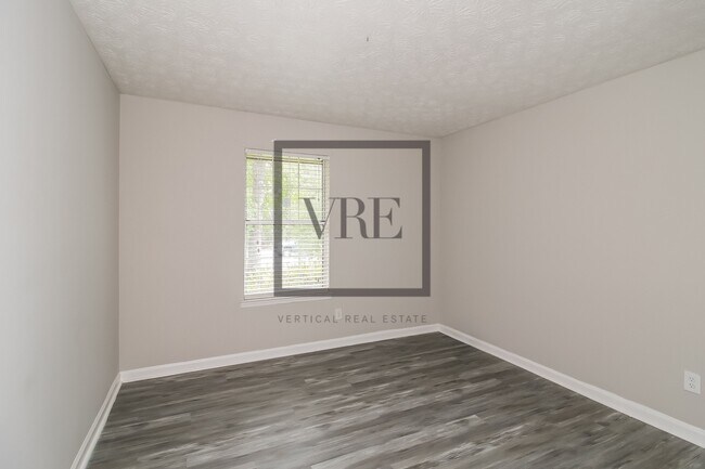 Building Photo - 10858 Morning Dove Dr