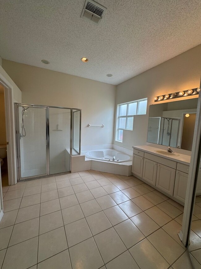 Building Photo - Waterview 3 BED / 2 BATH Home For Rent!