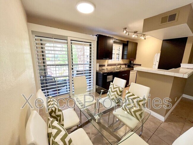 Building Photo - 5300 E Waverly Dr
