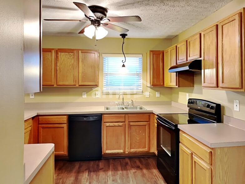 Building Photo - 3019 Olson Pl