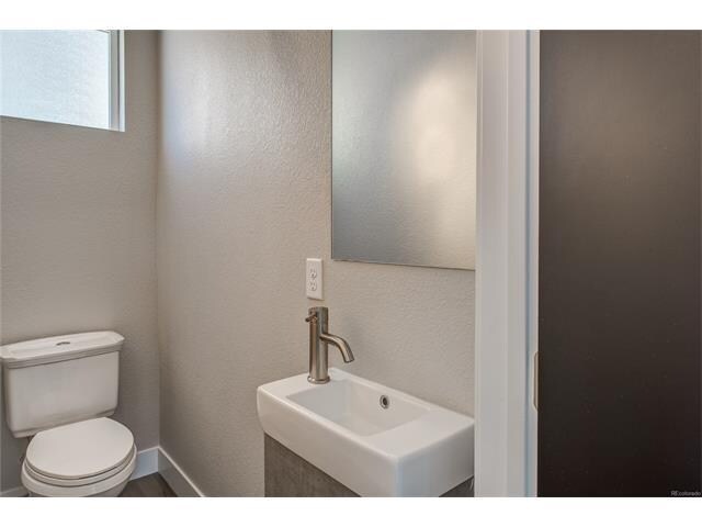 Building Photo - 1725 Eaton St