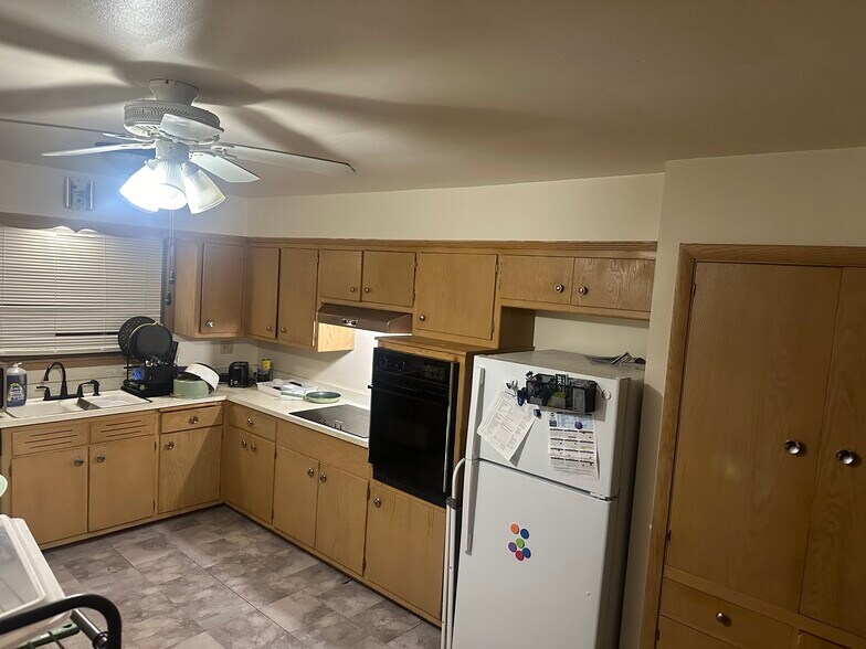 Kitchen - 4130 N 91st St