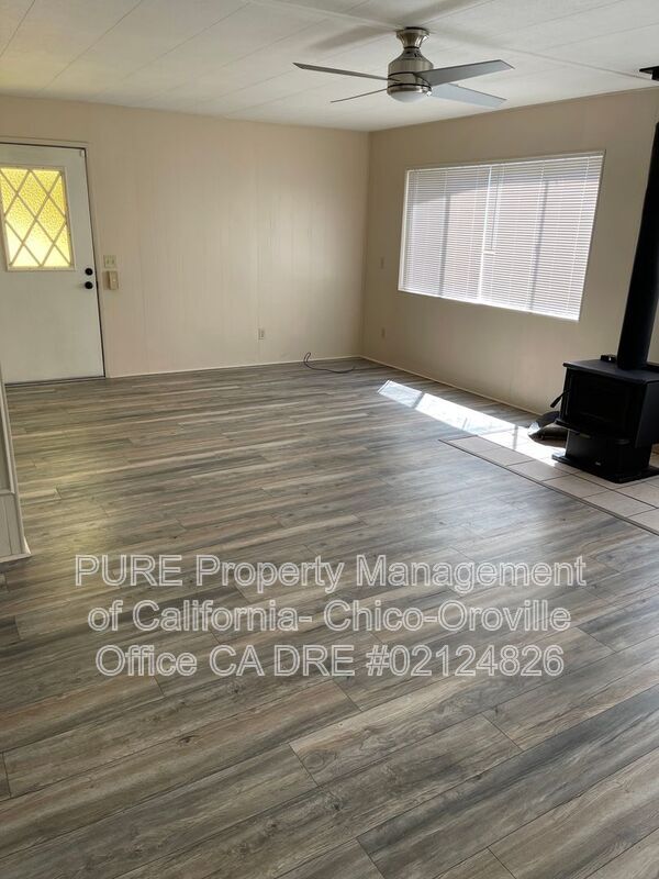 Building Photo - 533 Silver Leaf Dr