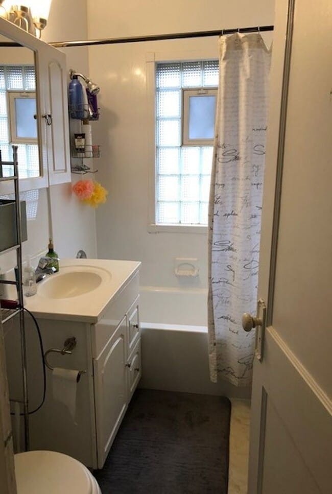 Building Photo - 3358 N Downer Ave