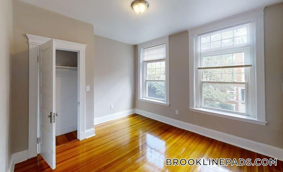 Building Photo - 7 Strathmore Rd