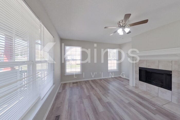 Building Photo - 4415 The Paseo